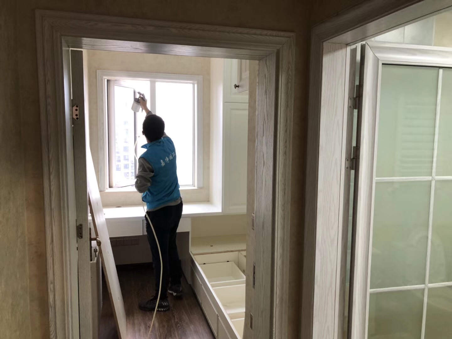 武漢市嘉凈鴻環(huán)?？萍加邢薰? style=