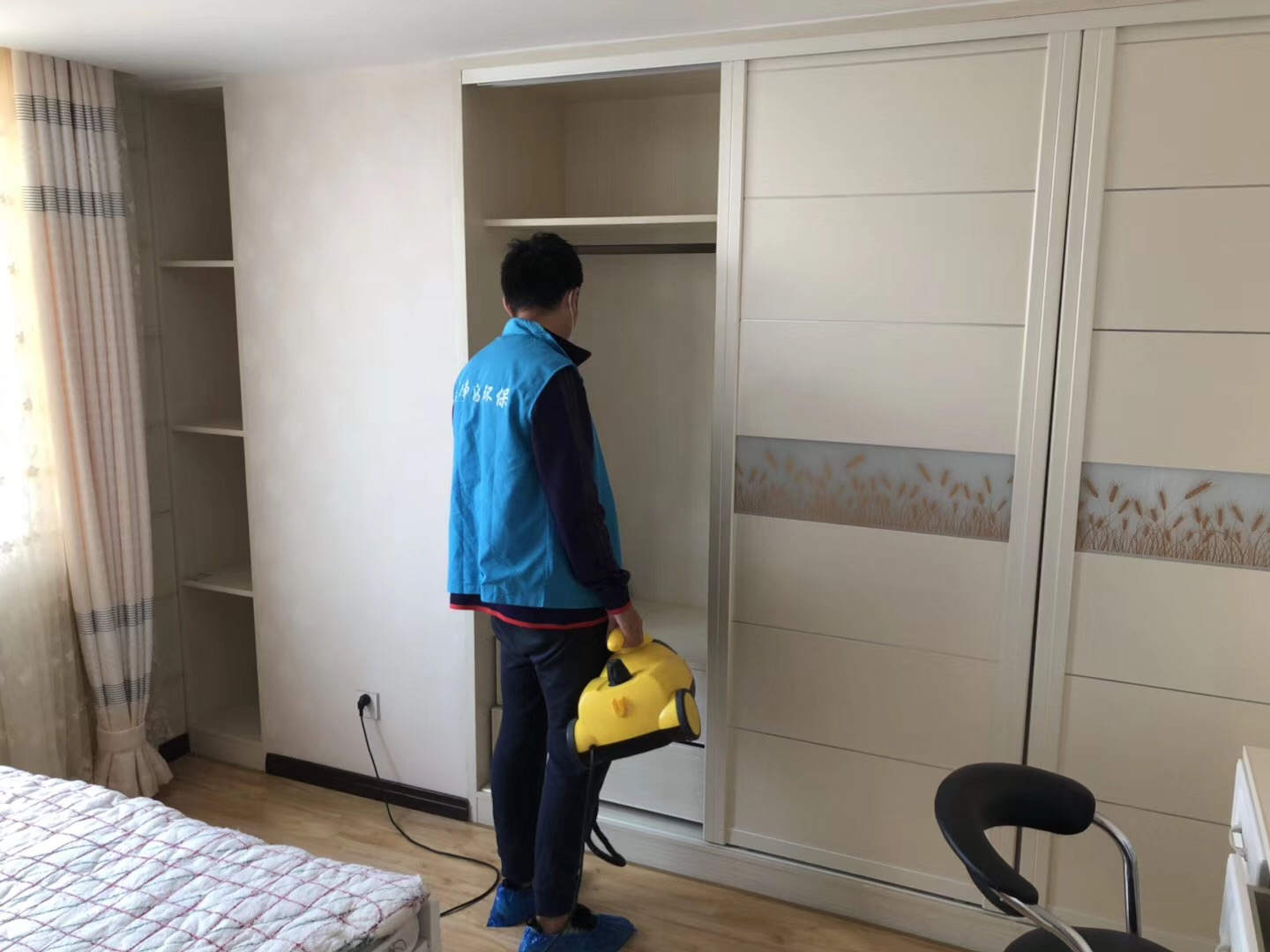 武漢市嘉凈鴻環(huán)?？萍加邢薰? style=