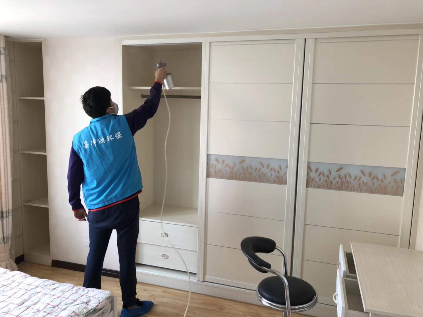 武漢市嘉凈鴻環(huán)?？萍加邢薰? style=