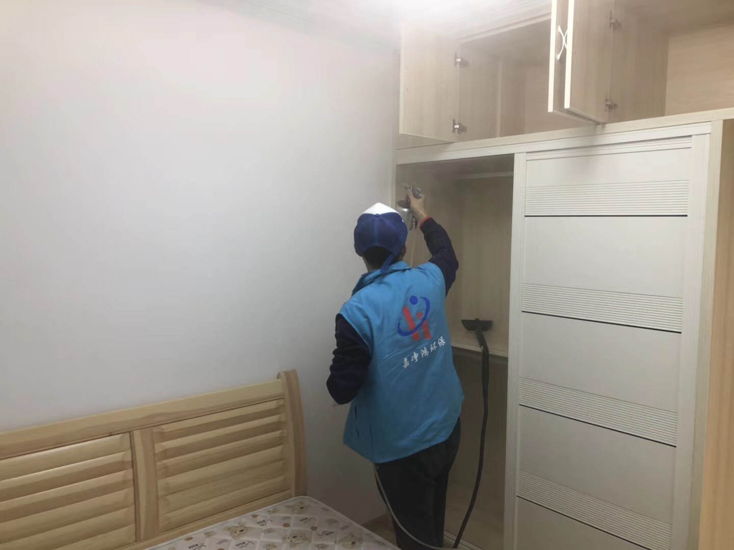 武漢市嘉凈鴻環(huán)?？萍加邢薰? style=