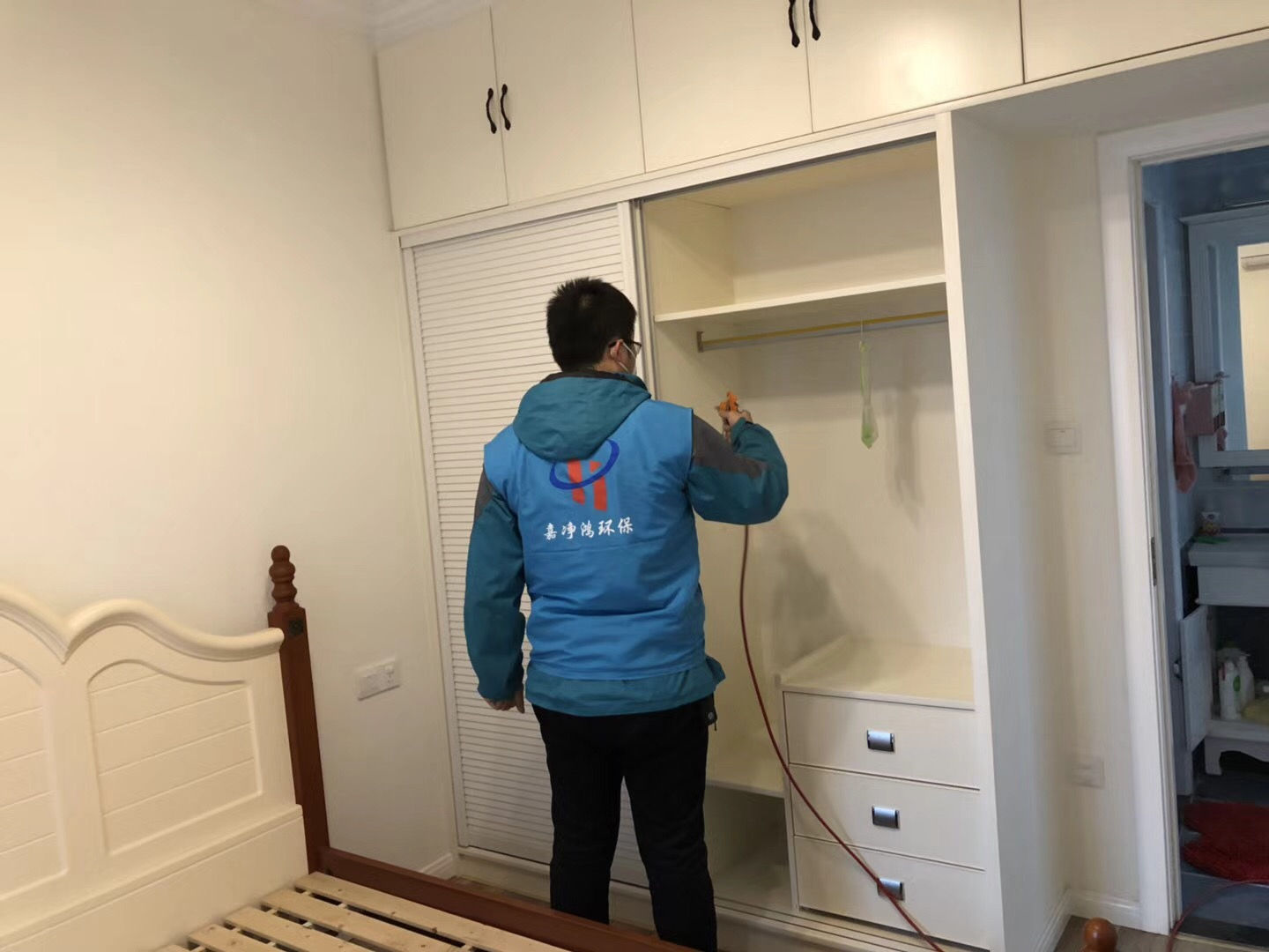 武漢市嘉凈鴻環(huán)?？萍加邢薰? style=