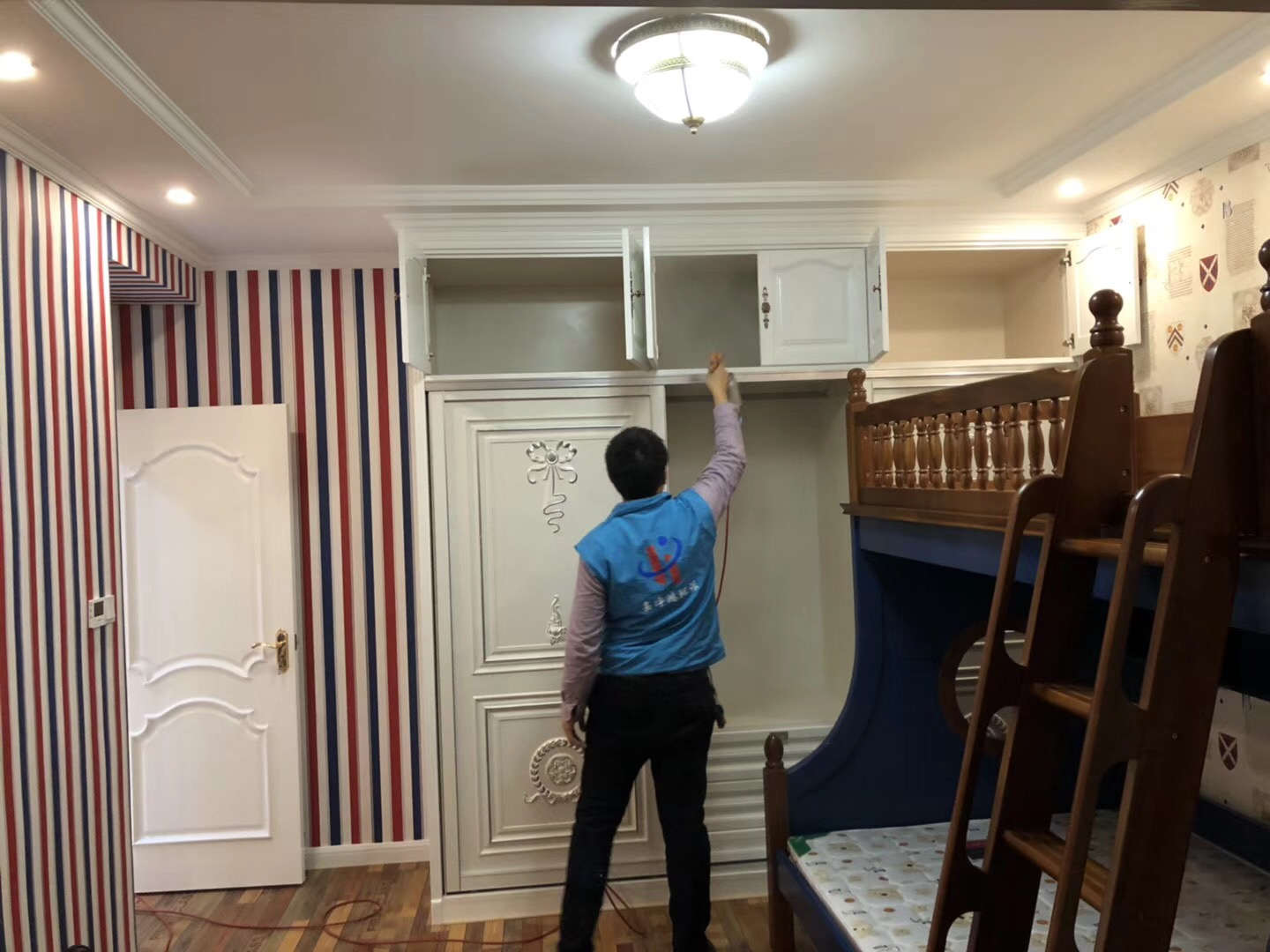 武漢市嘉凈鴻環(huán)?？萍加邢薰? style=