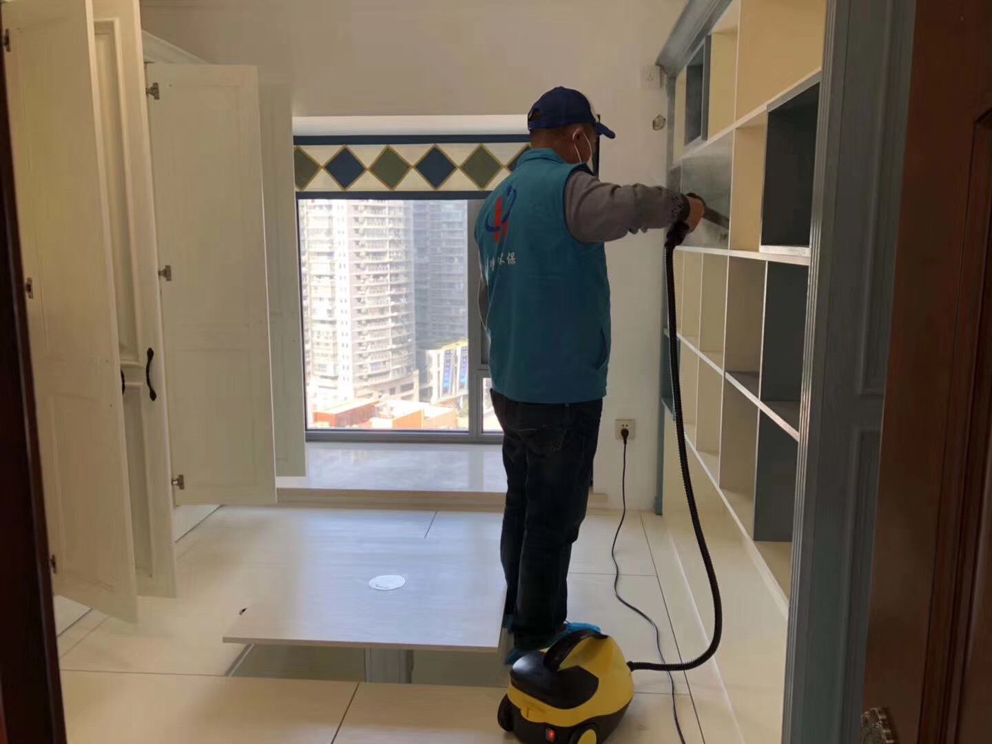 武漢市嘉凈鴻環(huán)?？萍加邢薰? style=