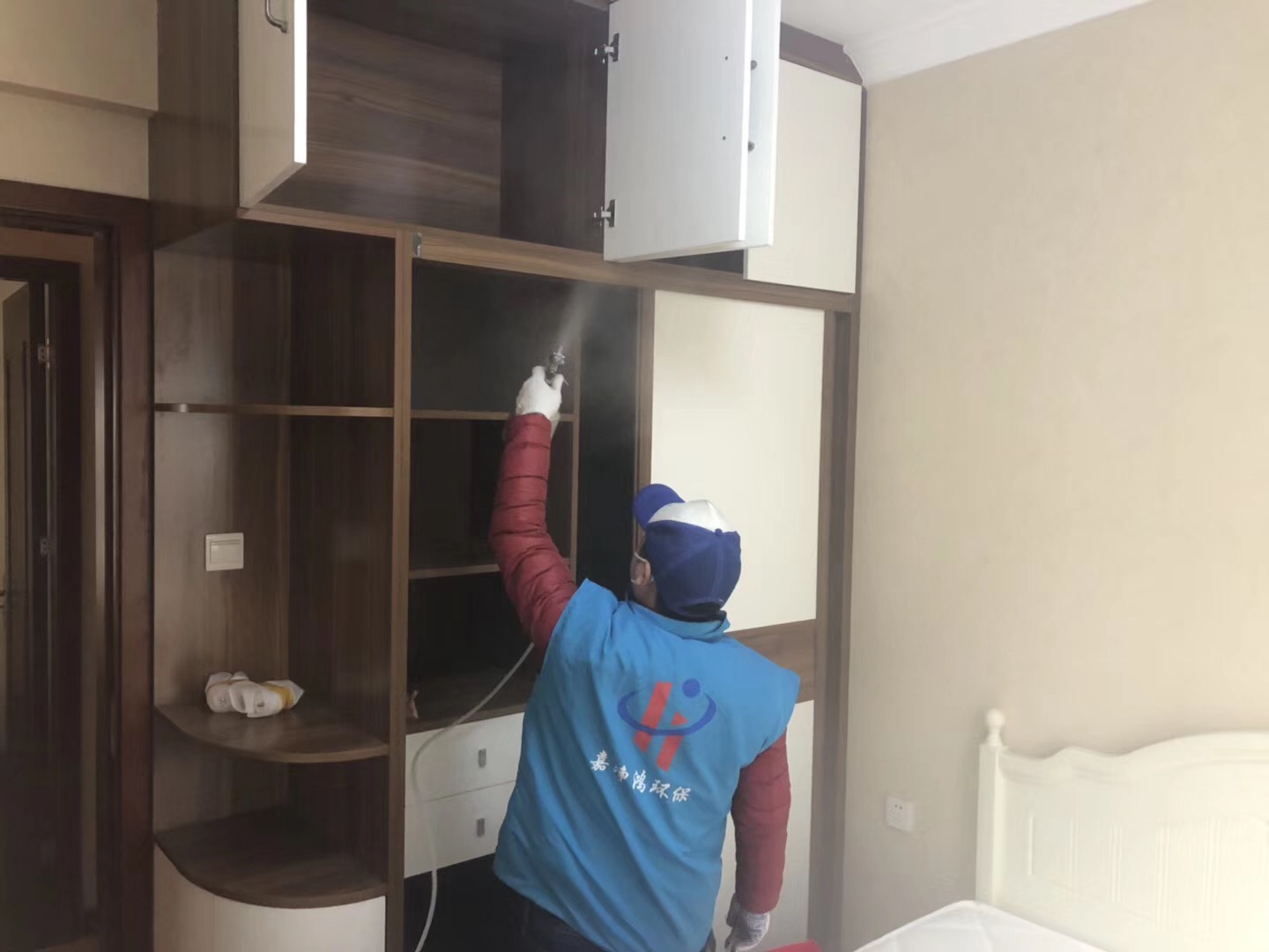 武漢市嘉凈鴻環(huán)?？萍加邢薰? style=